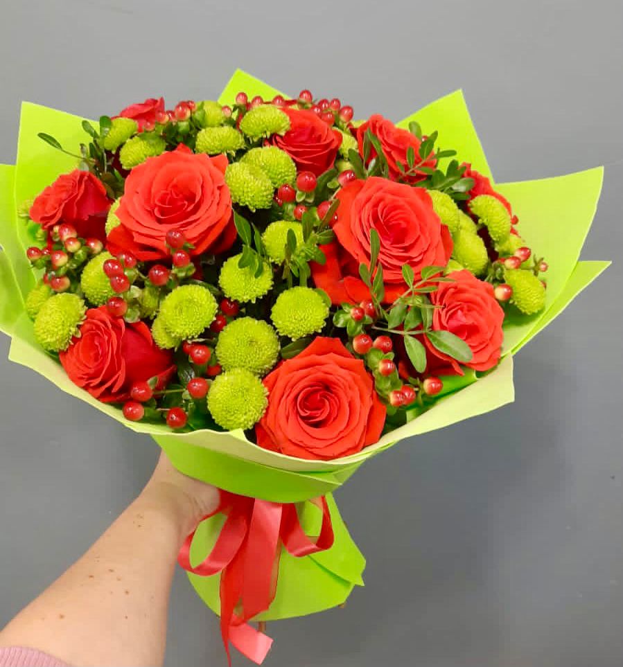 Букет цветов из: Хризантемы и Розы в Яя