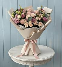 Букет цветов из:  Розы и Лизиантусы в Яя