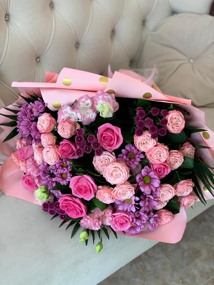 Букет цветов из: Хризантемы, Розы и Лизиантусы в Яя