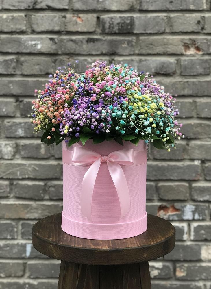 Цветочная композиция из Гипсофила и Розы в шляпной коробке в Яя
