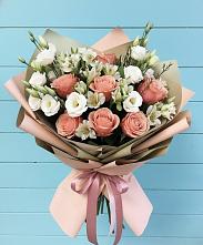 Букет цветов из:  Розы, Альстромерии и Лизиантусы в Яя