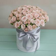 Цветочная композиция из Розы в шляпной коробке в Яя