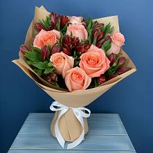 Букет цветов из:  Розы и Альстромерии в Яя