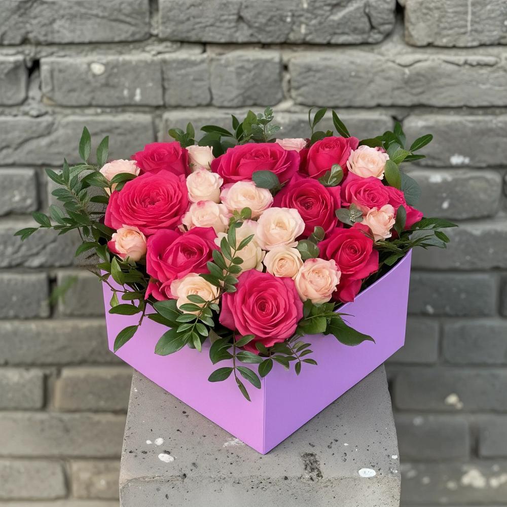 Цветочная композиция из Розы в коробке в Яя