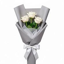 Букет 3 белые розы в Яя