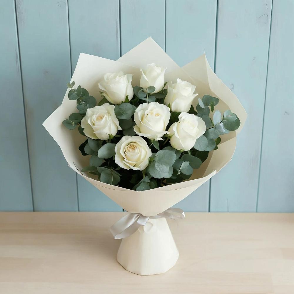 Букет Белые розы в Эвкалипте в Яя