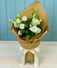 Букет цветов из:  Хризантемы и Лизиантусы в Яя