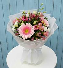 Букет цветов из:  Герберы, Альстромерии и Лизиантусы #REPLACE_PRED# Яя