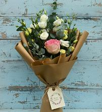 Букет цветов из:  Розы и Лизиантусы в Яя